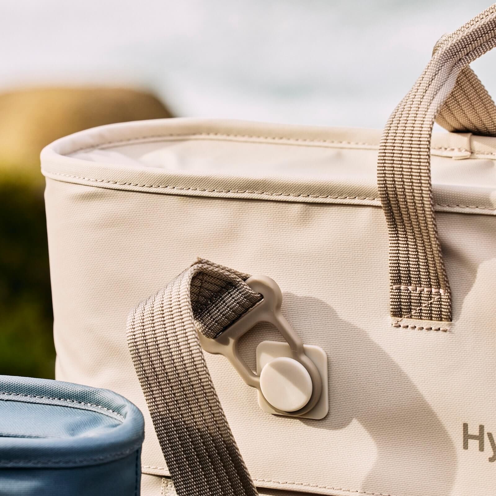 Hydro Flask Carryout™ Soft Cooler Tote 20 L - Image 42